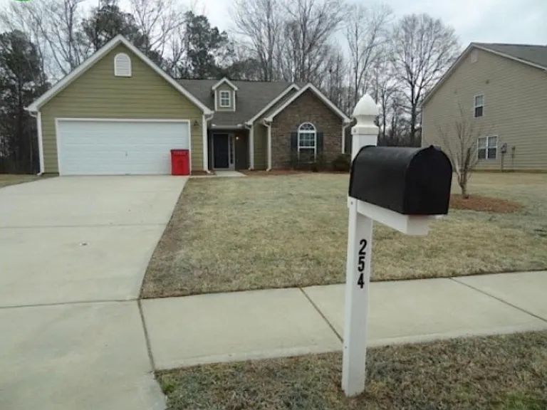 254 Cotton Dr — Photo 1
