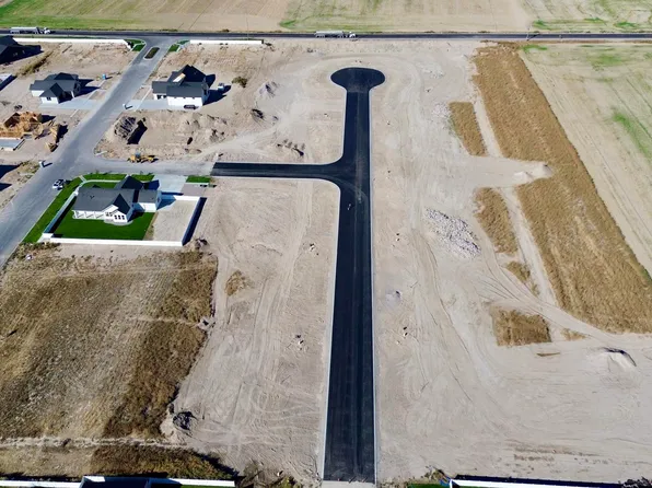 6 Devonshire Dr, Pocatello, ID 83202