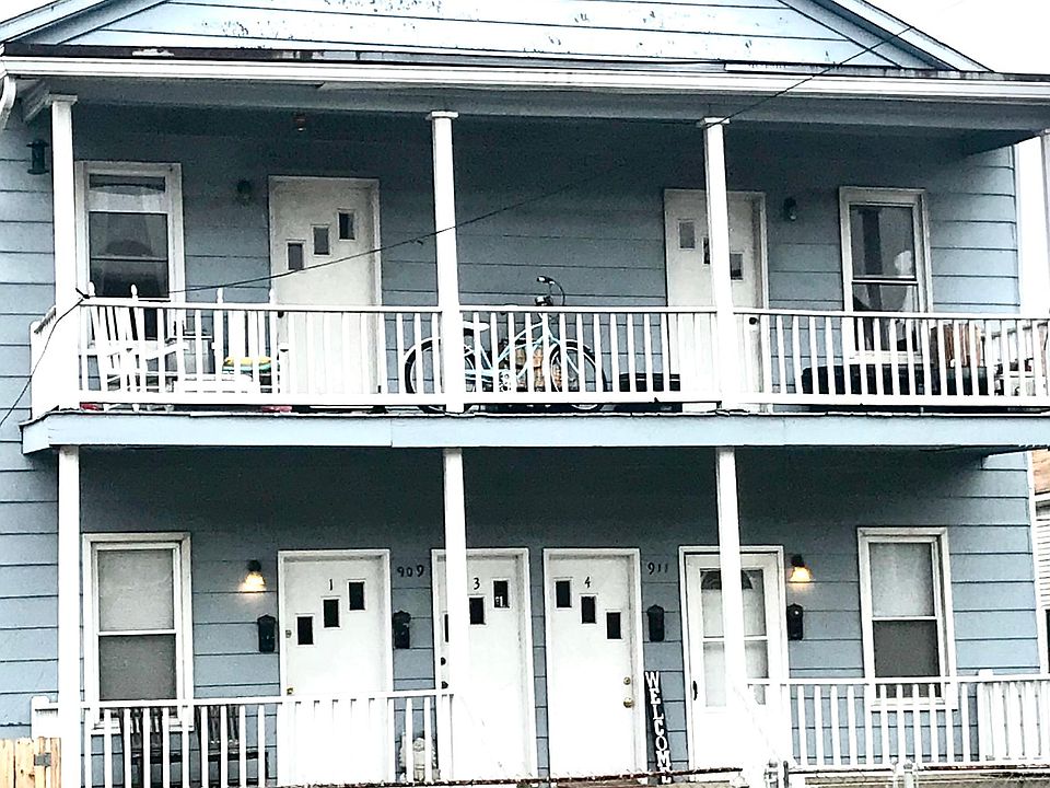1st image of 911 Goss Ave #2