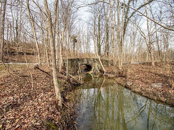 5th image of Dry Run Rd