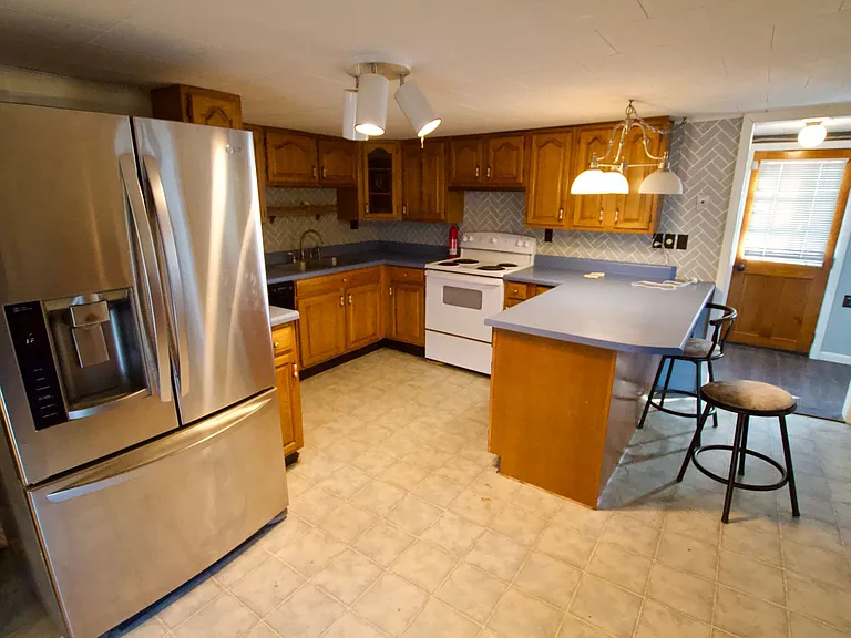 24 Grays Ln — Photo 1