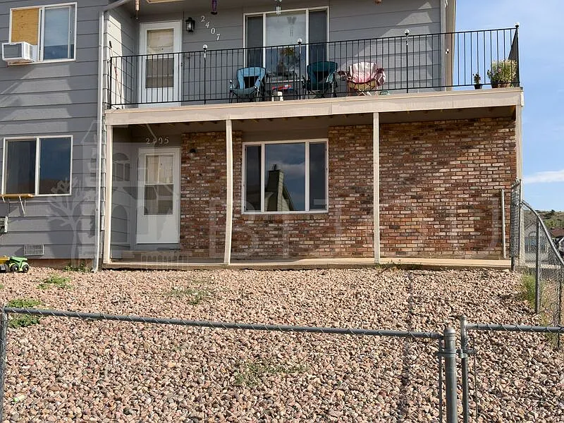 2405 Split Rock Dr