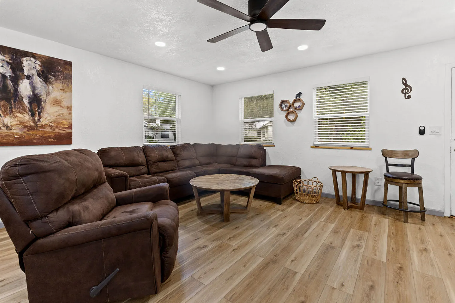 3 bed, 2.0 bath, 1797 sqft, $6,186 — Photo 1
