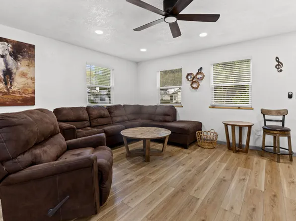 2725 NW 44th Pl #Id1359125p, Gainesville, FL 32605