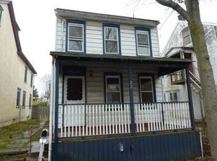 22 Chestnut St, Pottstown, PA 19464