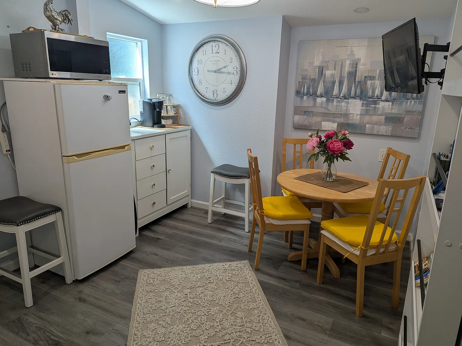 1 bed, 360 sqft, $2,450 — Photo 3