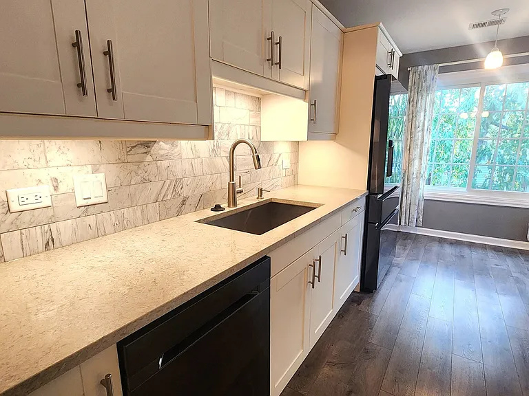 1522 Commodore Ct #6 — Photo 6