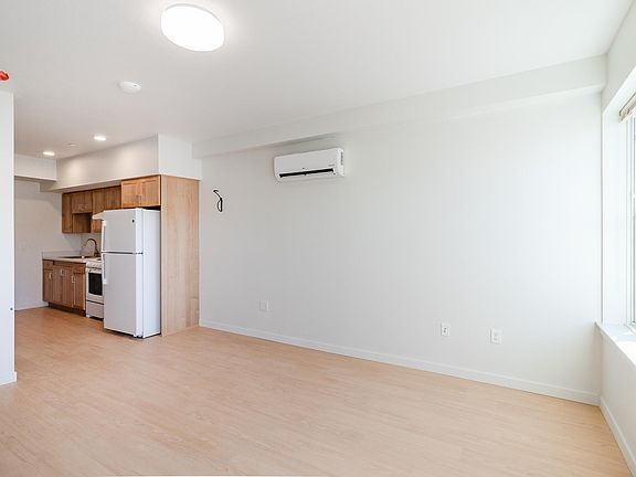 5th image of 680 NW 18th Ave #601N