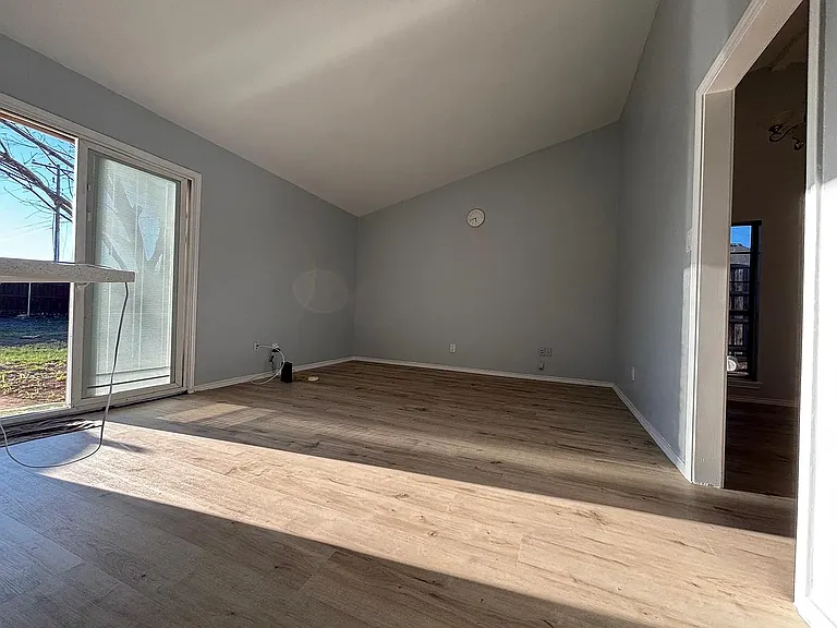 7921 Freeland Dr — Photo 13