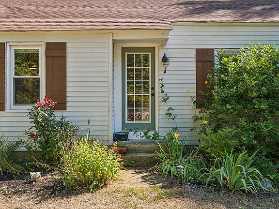 3rd image of 204 Shaker Road