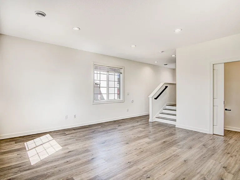 2460 Cedarwood Ln — Photo 11