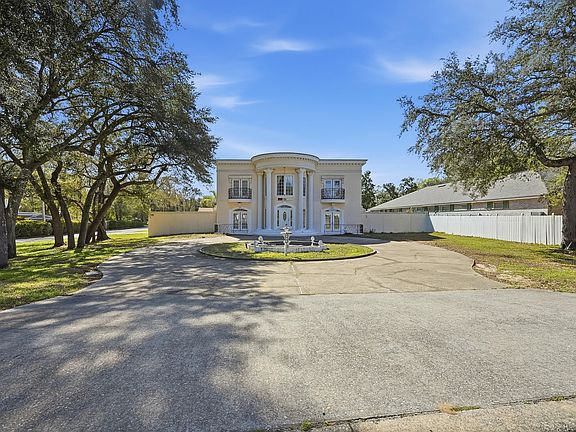 5th image of 588 Mooney Rd