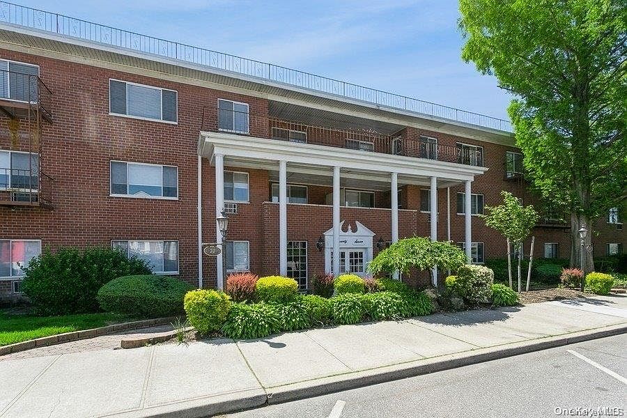 1st image of 77 S Park Avenue S #B15