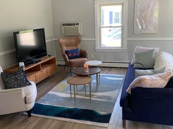 27 Hodgins St, Portland, ME 04103
