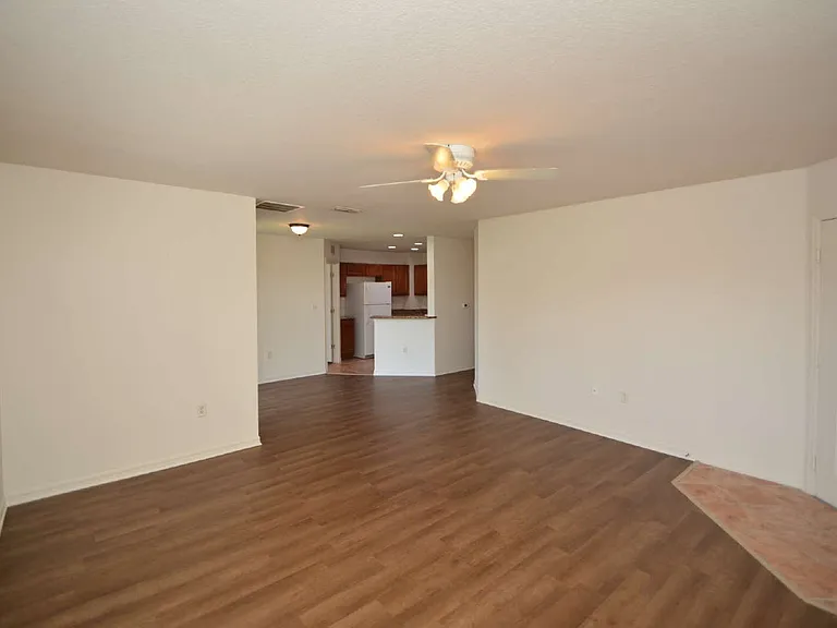 4600 E Moody Blvd #4H — Photo 4