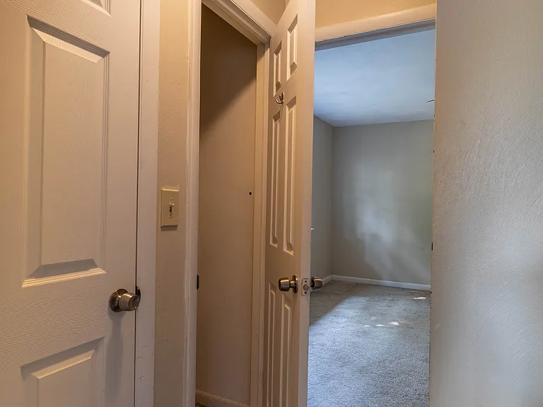 389 Charles St — Photo 17