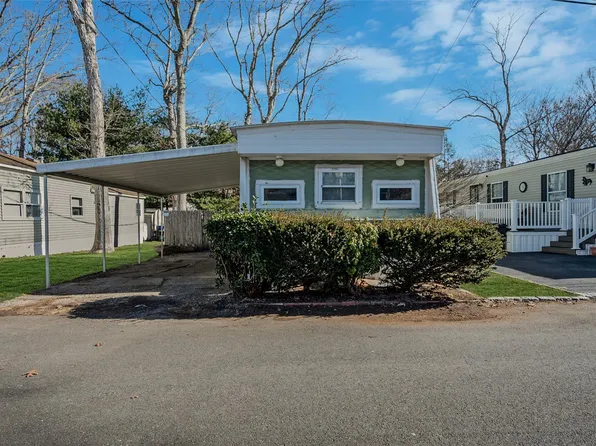 658 Sound Avenue #H4, Calverton, NY 11933
