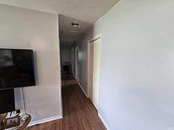 4th image of 619 W 9th St