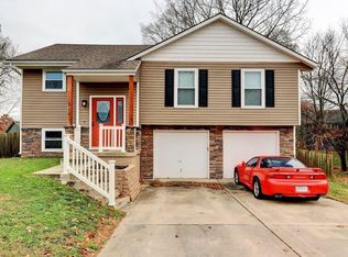 1420 NE Burgandy Ln, Lees Summit, MO 64086