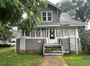 305 River Oaks Dr, Calumet City, IL