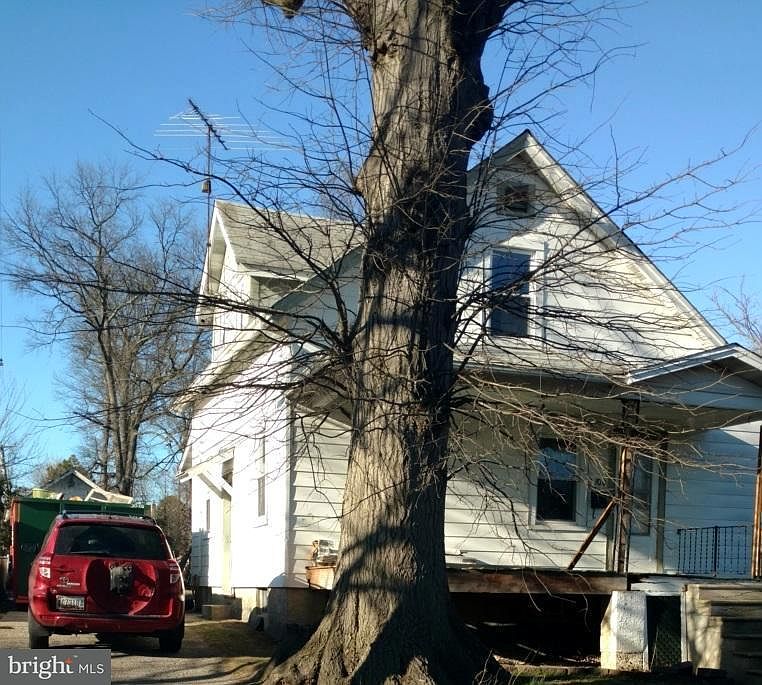 2nd image of 2300 Ellen Ave