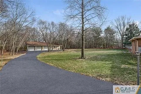 555 Spotswood Englishtown Rd — Photo 11