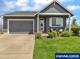 1496 Foxglove St, Woodburn, OR