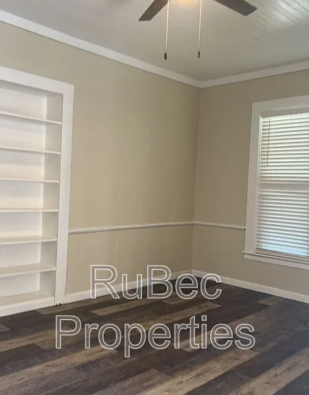 201 E 3rd Ave #3 — Photo 4