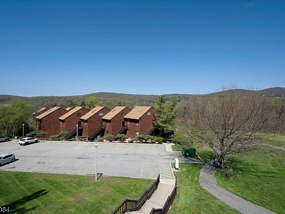 4th image of 6 Falkenstein Dr Unit 8