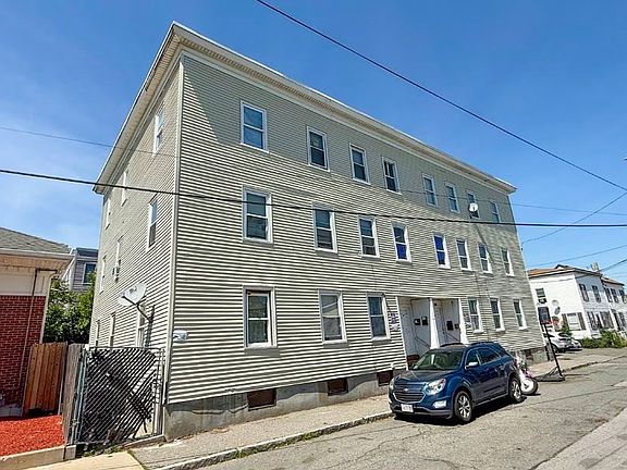 3rd image of 18 Auburn St