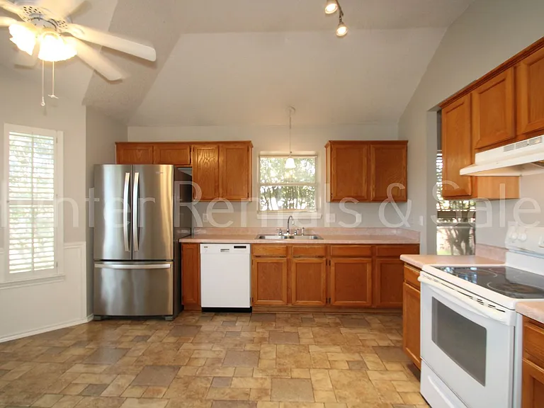 4307 Frontier Trl — Photo 9