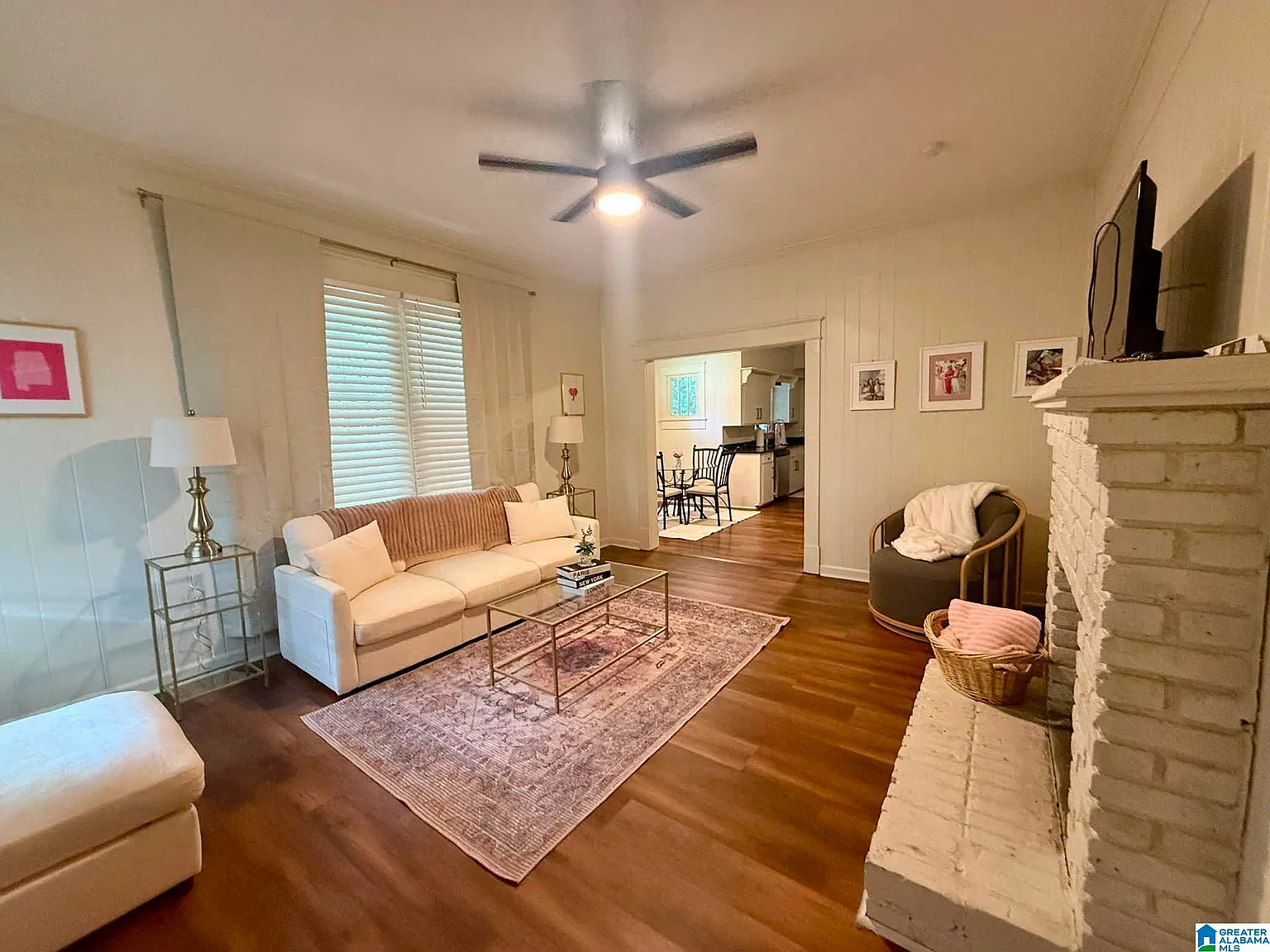 3 bed, 2.0 bath, $2,400 — Photo 2