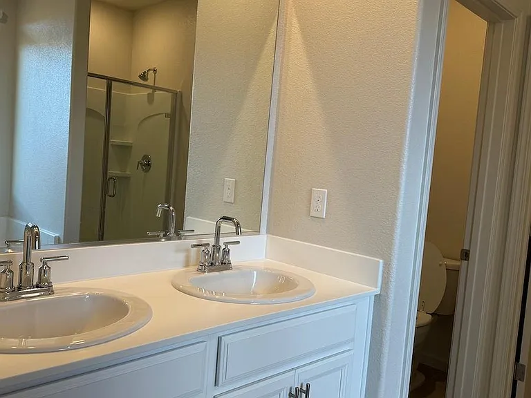 1152 Ramos Dr — Photo 7