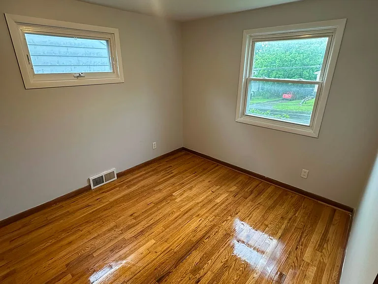 415 Northcliffe Rd #1 — Photo 12