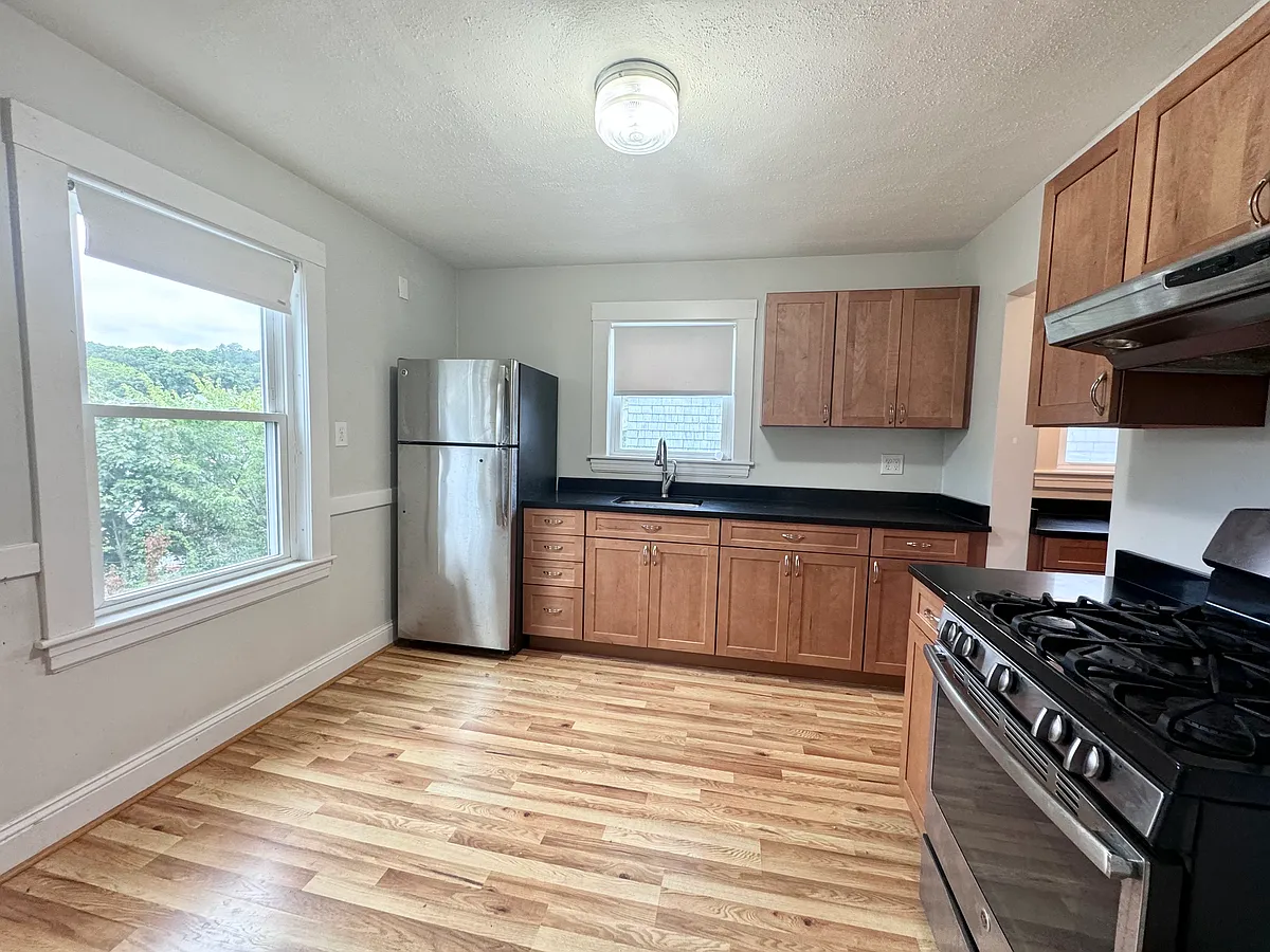Building Photo - 88 Beechcroft St #3