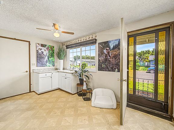 4th image of 2365 L St