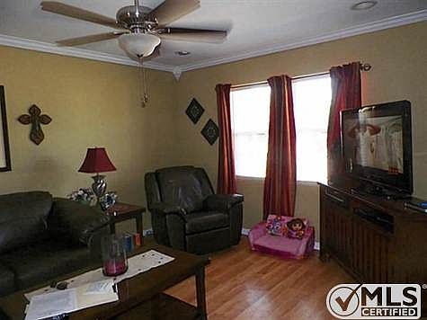 5th image of 3801 Janice Ln