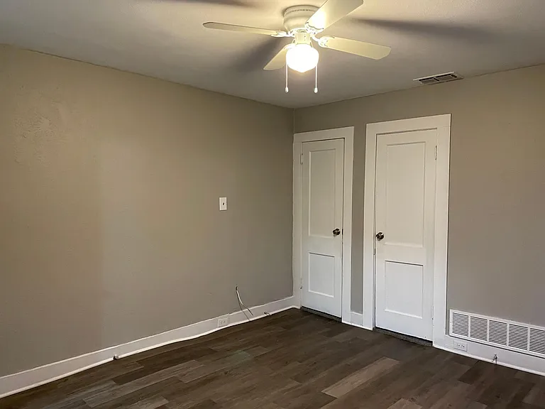 704 Williams Ave — Photo 10