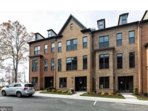 4488 Lateleaf Trl, Fairfax, VA 22030