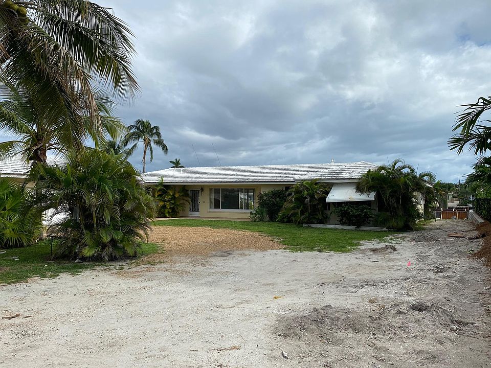 2nd image of 1150 S Harbor Dr