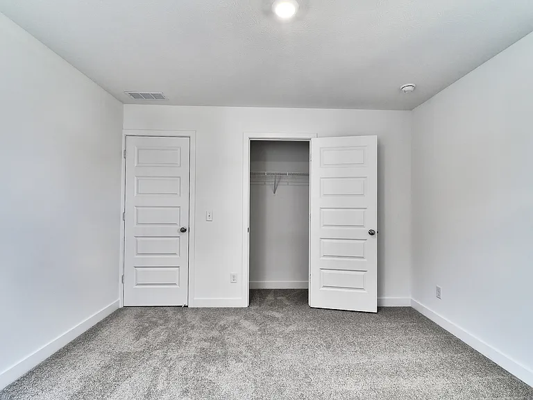 425 Eisenhower St — Photo 58