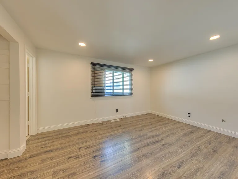 605 Autumn Hills Dr — Photo 18