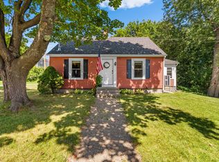 26 Ferry St, Winterport, ME 04496