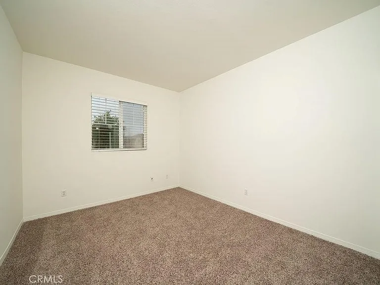 22532 Venice St — Photo 14