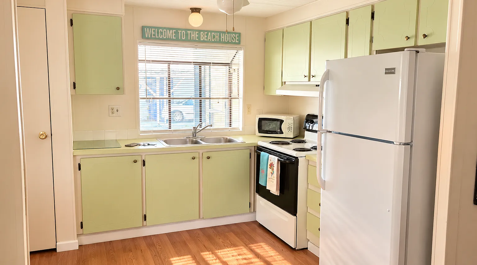 600 Lexington St — Photo 2