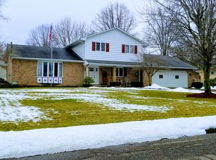 8317 Chesterton Dr, Poland, OH