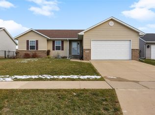 2825 Bryant Blvd SW, Cedar Rapids, IA 52404