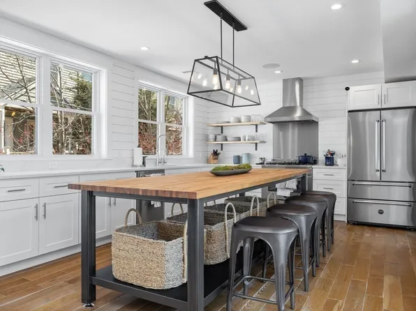 32 Marshall St #1, Somerville, MA 02145