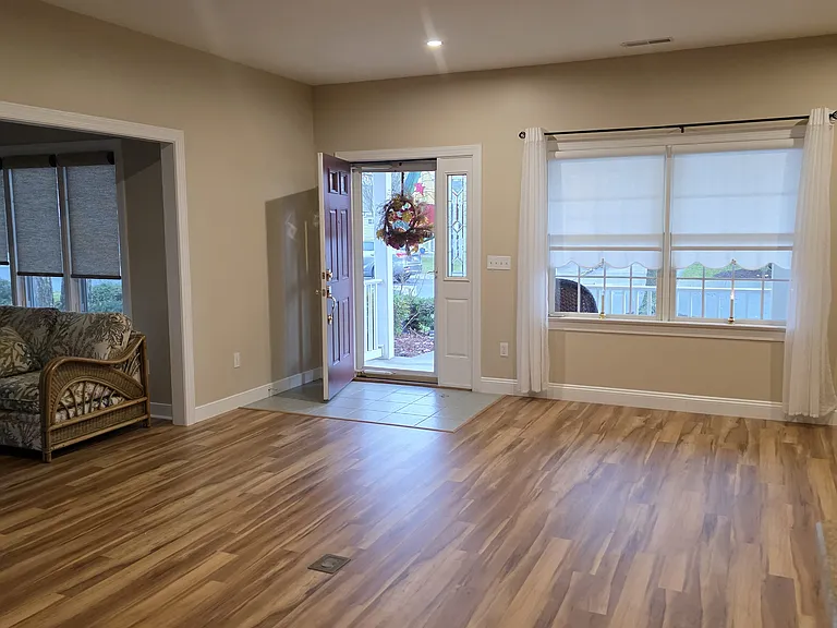 15 Bayberry St — Photo 3