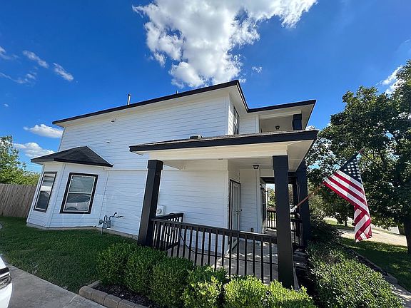 2nd image of 2707 Fairview Dr